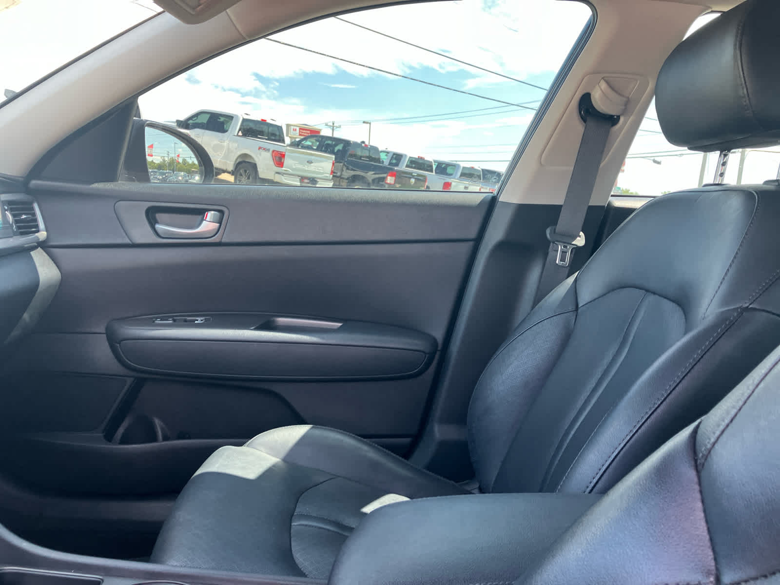 Vehicle image 9 of 30