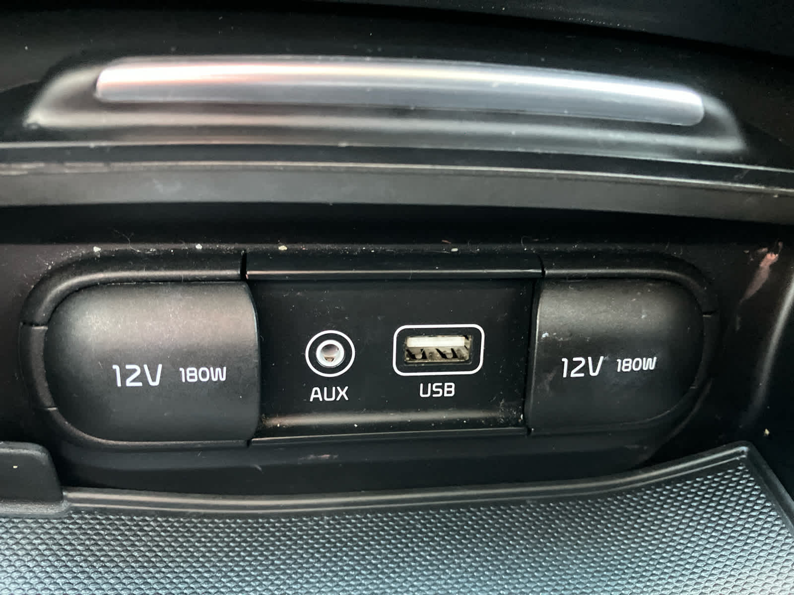 Vehicle image 19 of 30