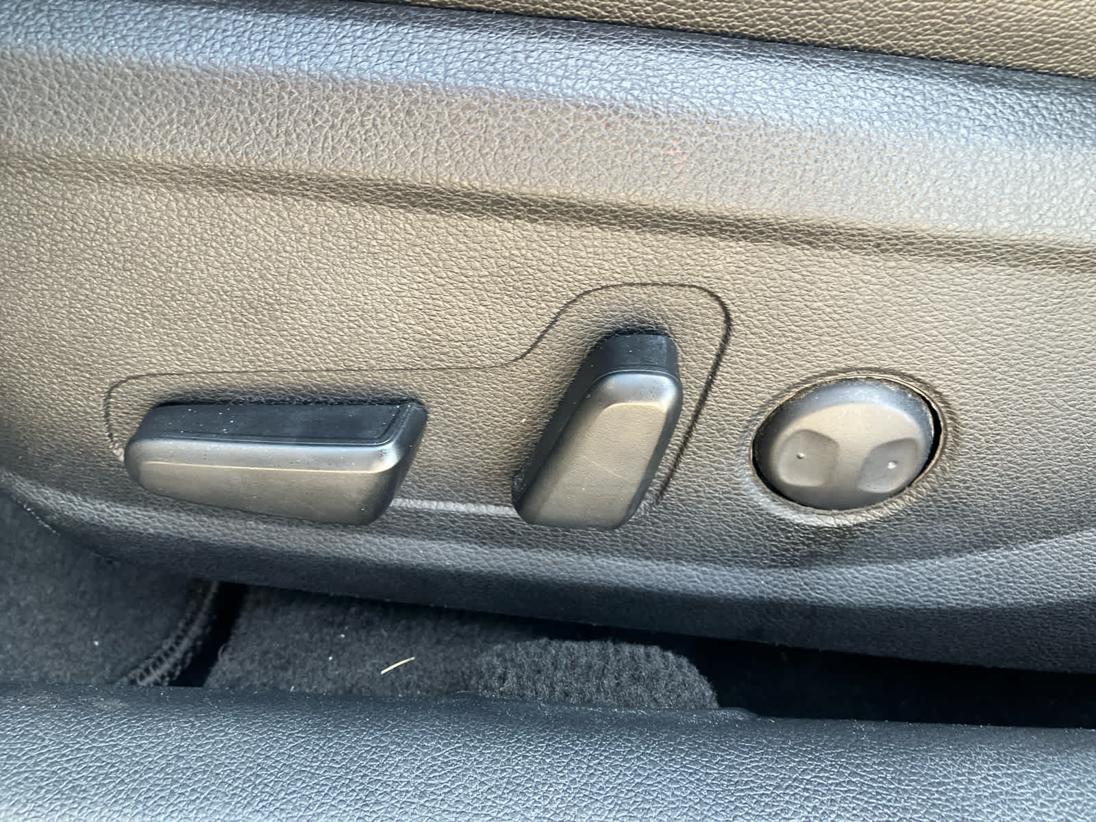 Vehicle image 21 of 30
