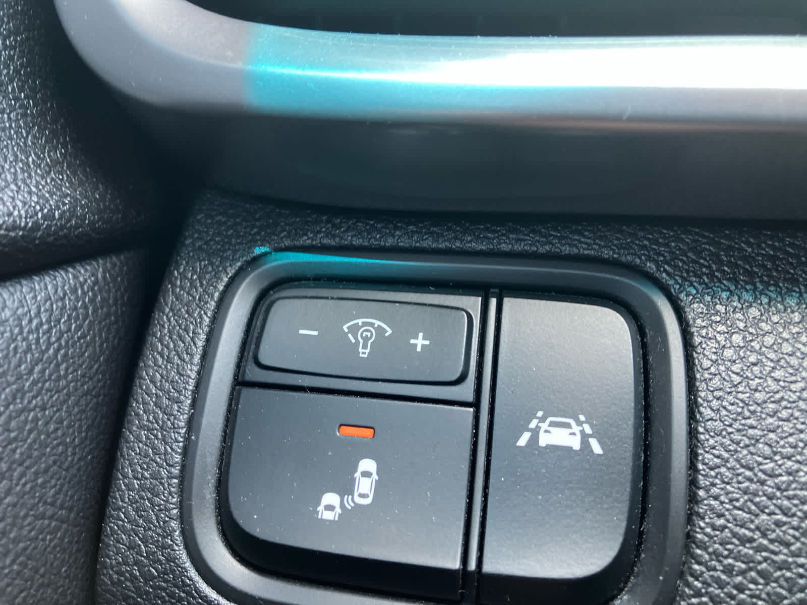 Vehicle image 26 of 30