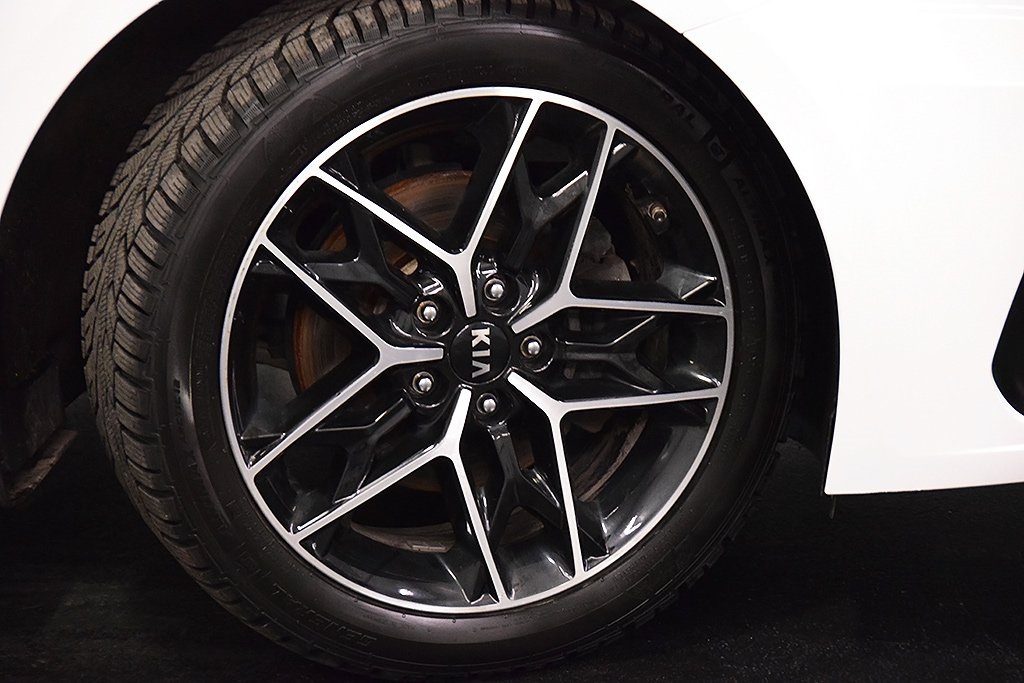 Vehicle image 11 of 33
