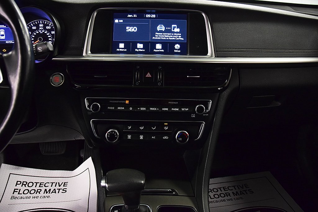 Vehicle image 24 of 33
