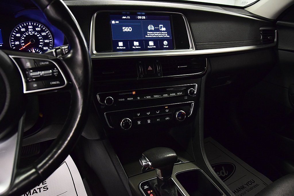 Vehicle image 21 of 33