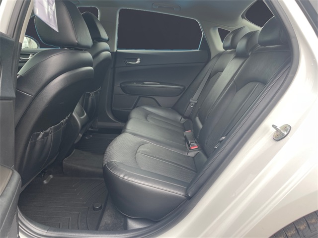Vehicle image 11 of 15
