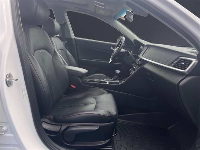 Vehicle image 10 of 15