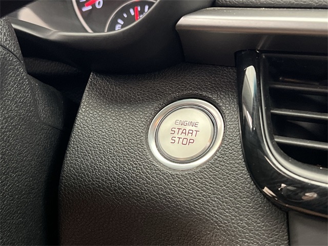 Vehicle image 35 of 40