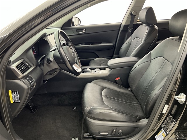 Vehicle image 25 of 40