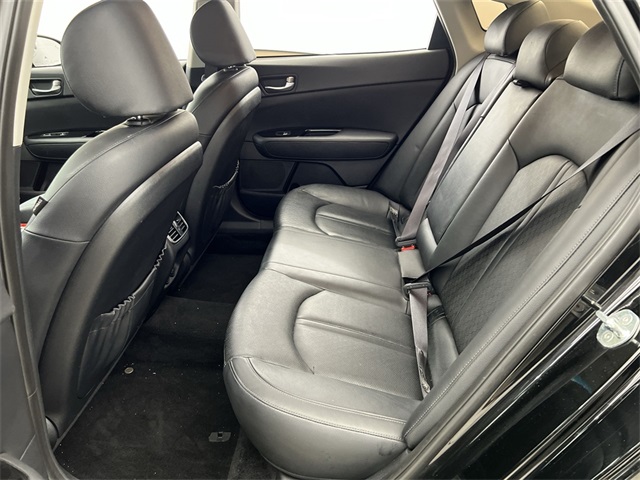 Vehicle image 24 of 40