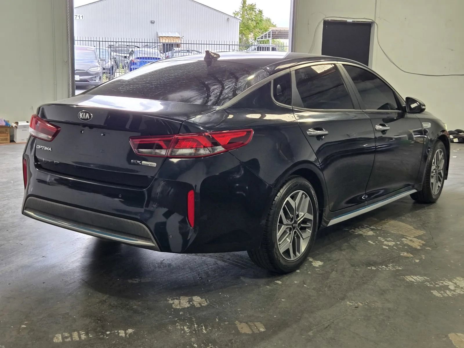 2020 Kia Optima Hybrid EX Image 2 of 21