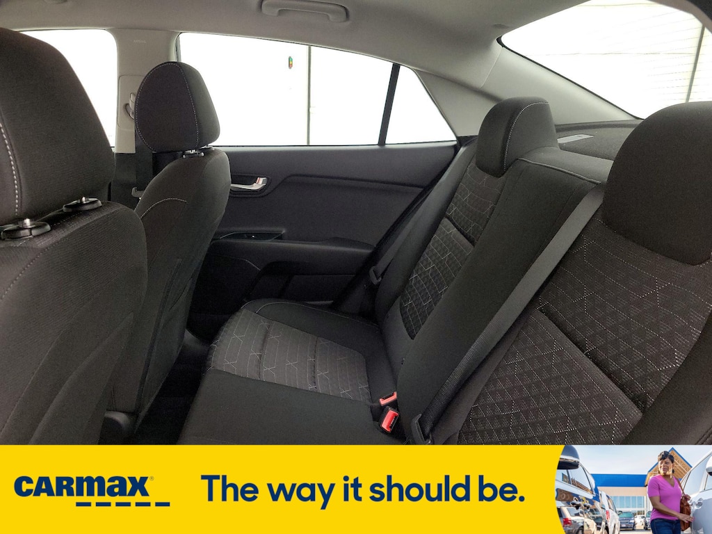 Vehicle image 11 of 27