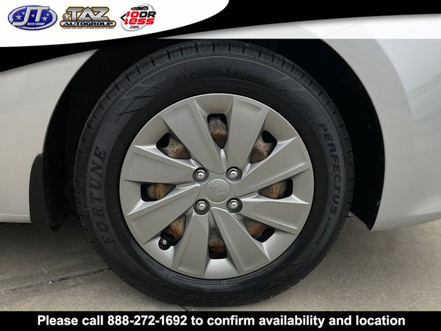 Vehicle image 9 of 22