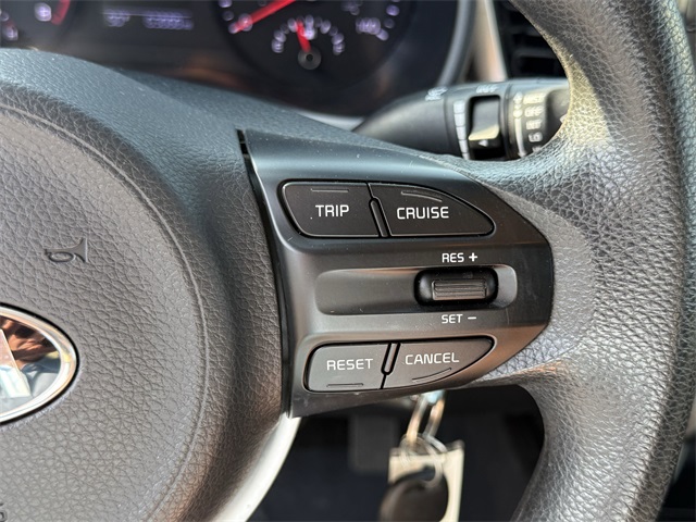 Vehicle image 21 of 23