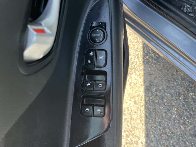 Vehicle image 5 of 12