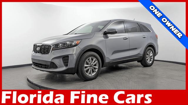 2020 Kia Sorento LX Image 2 of 29