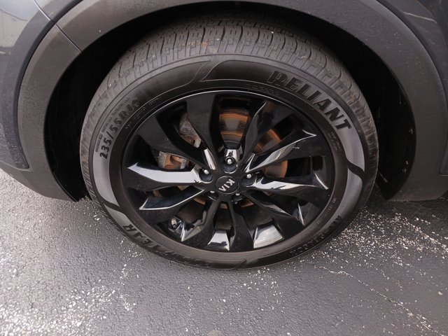Vehicle image 10 of 29