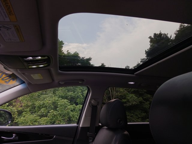 Vehicle image 16 of 29