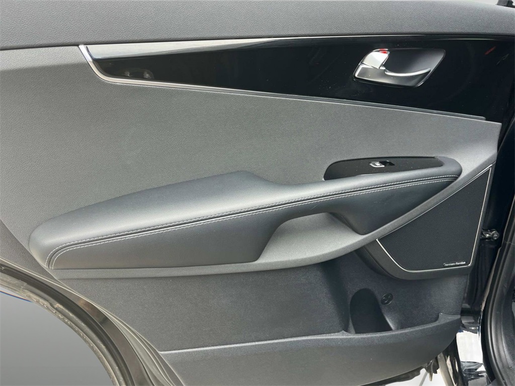 Vehicle image 24 of 41