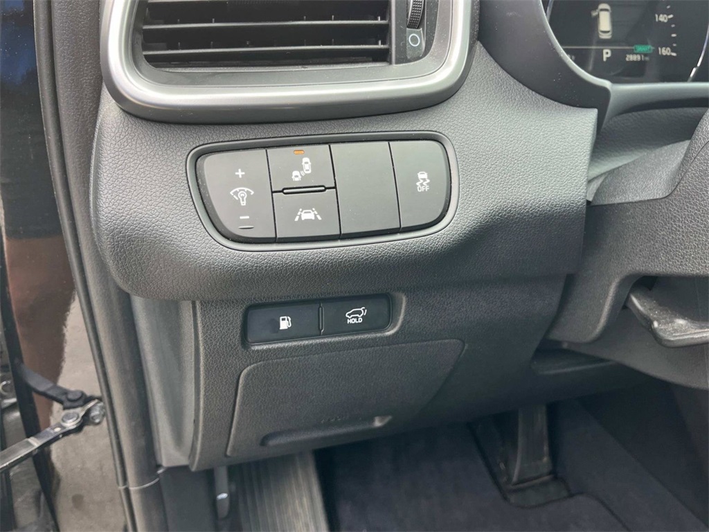 Vehicle image 38 of 41