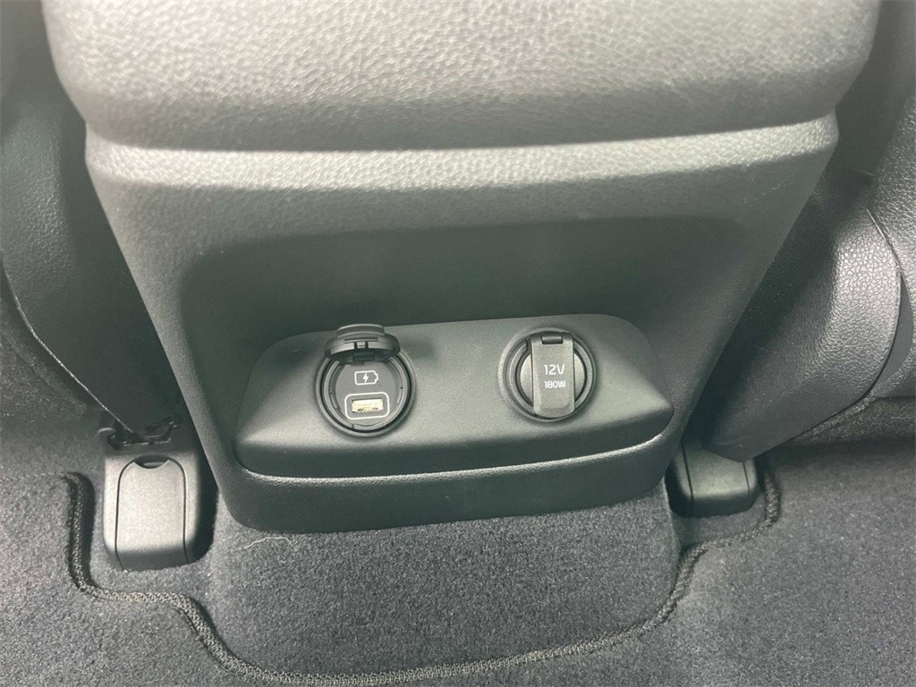 Vehicle image 35 of 41