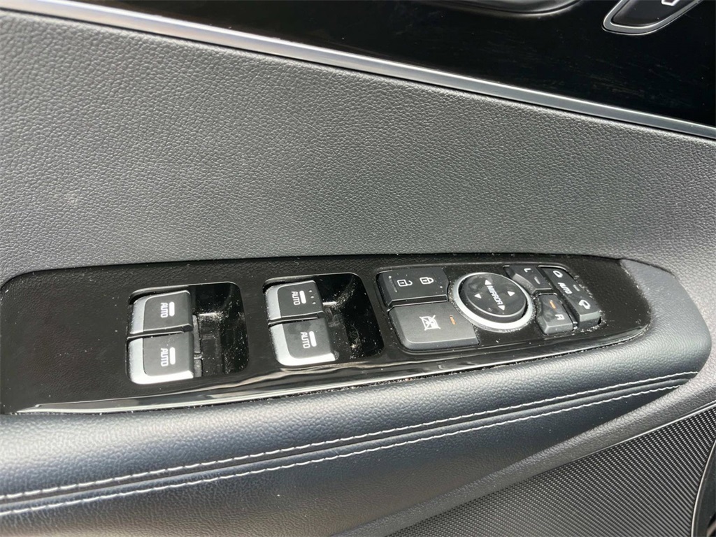Vehicle image 31 of 41