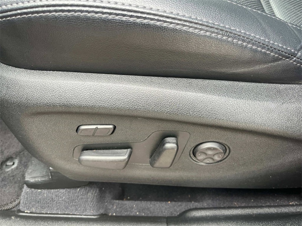 Vehicle image 29 of 41