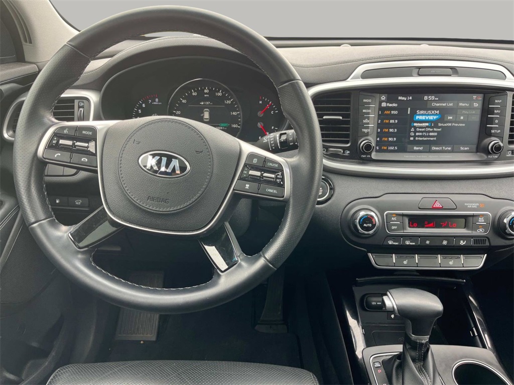 Vehicle image 16 of 41