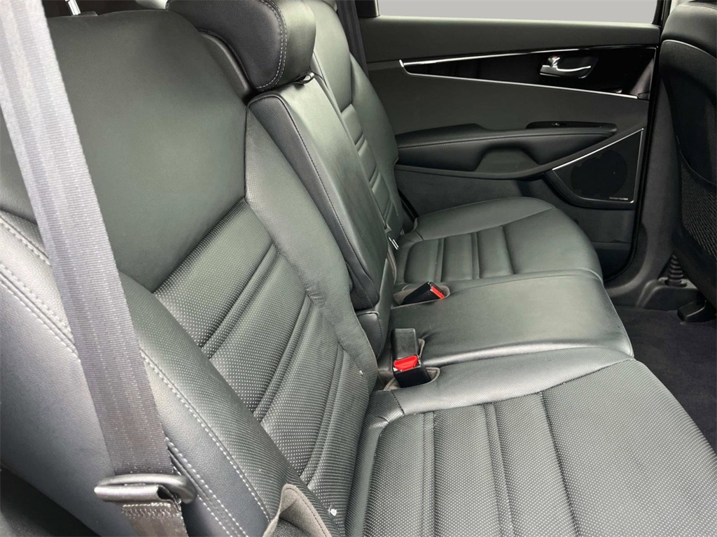 Vehicle image 13 of 41