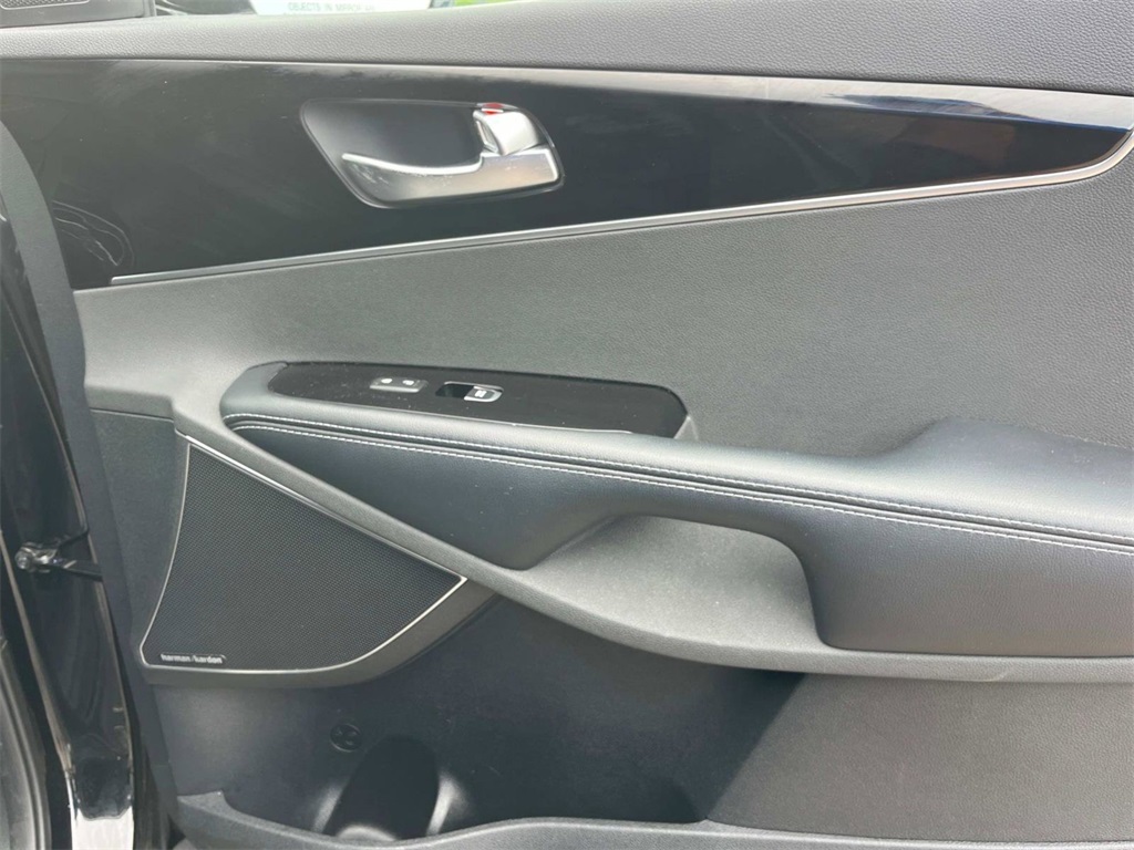 Vehicle image 26 of 41