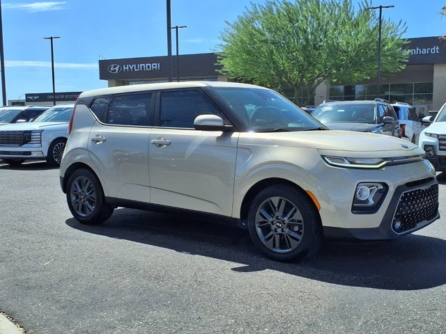 2020 Kia Soul EX Image 3 of 26