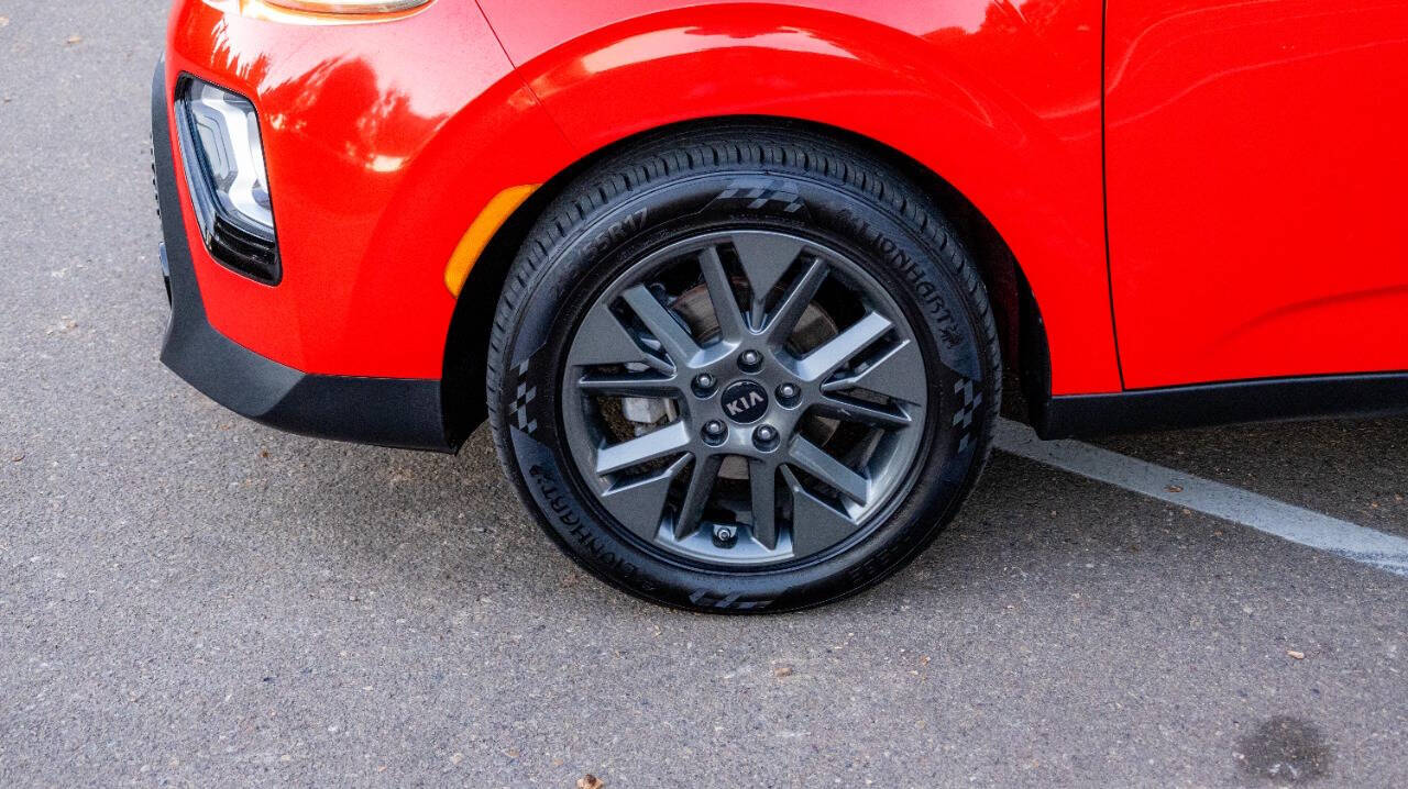 Vehicle image 11 of 30