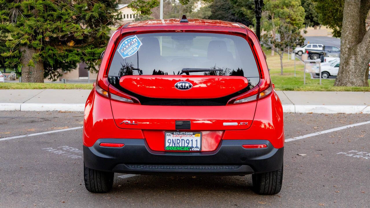Vehicle image 8 of 30