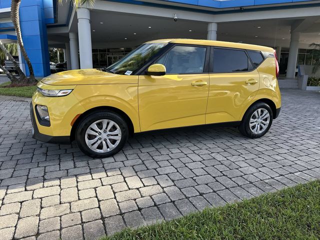 2020 Kia Soul LX Image 3 of 36