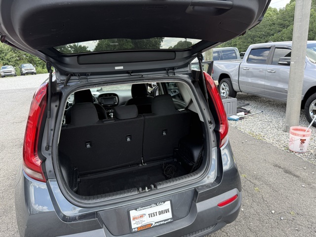 Vehicle image 8 of 22