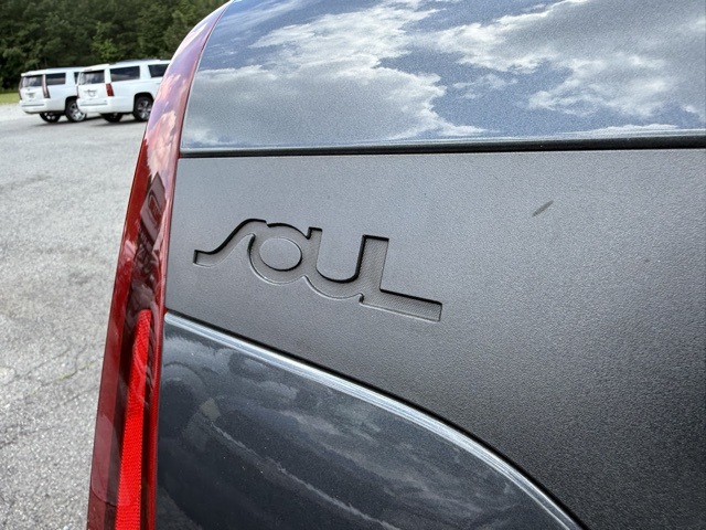 Vehicle image 16 of 22