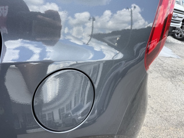 Vehicle image 12 of 22