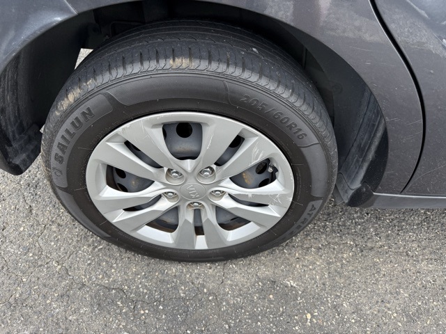 Vehicle image 6 of 22
