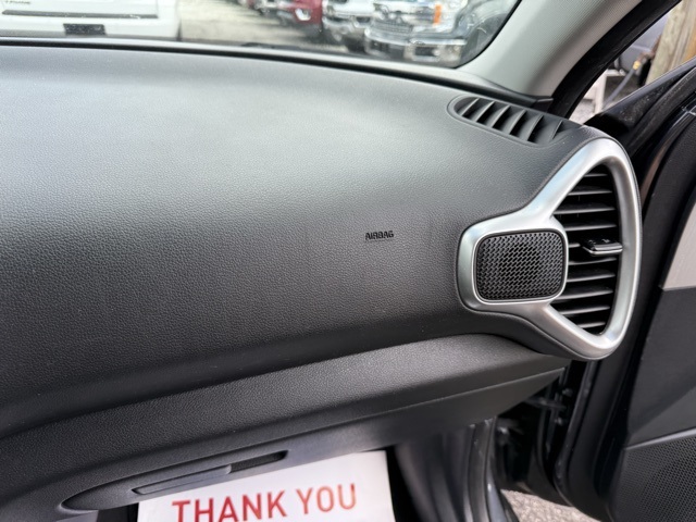 Vehicle image 14 of 22