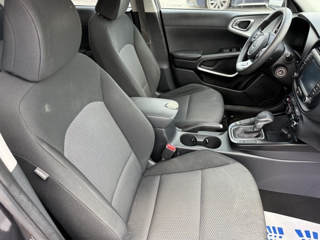 Vehicle image 10 of 22