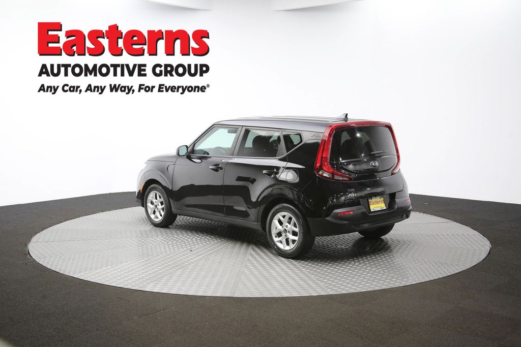 Vehicle image 32 of 63