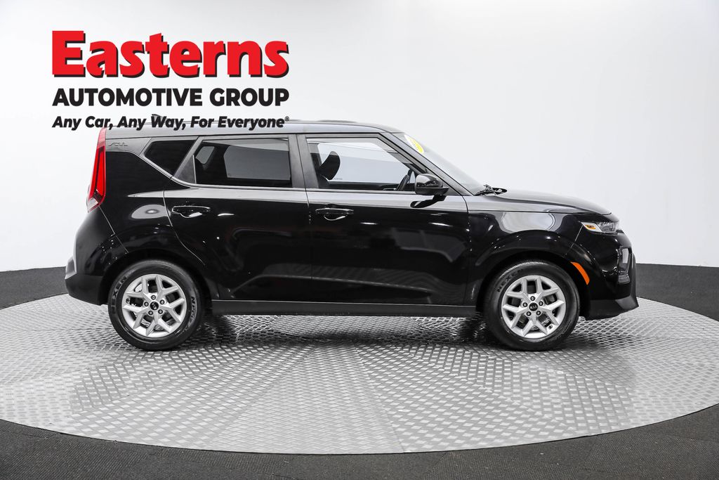 Vehicle image 18 of 63