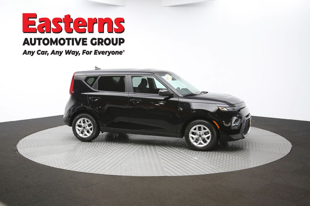 Vehicle image 11 of 63