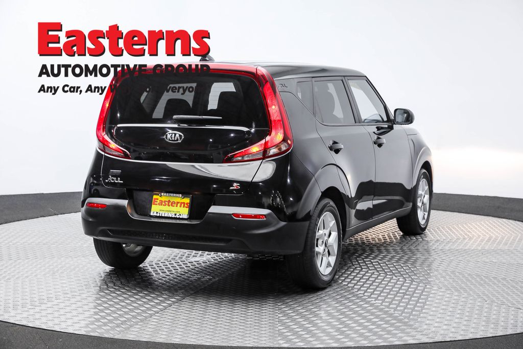 Vehicle image 25 of 63