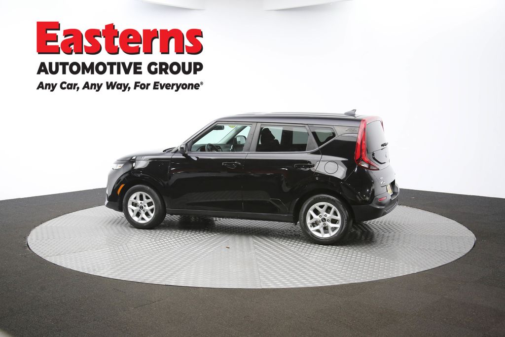 Vehicle image 31 of 63