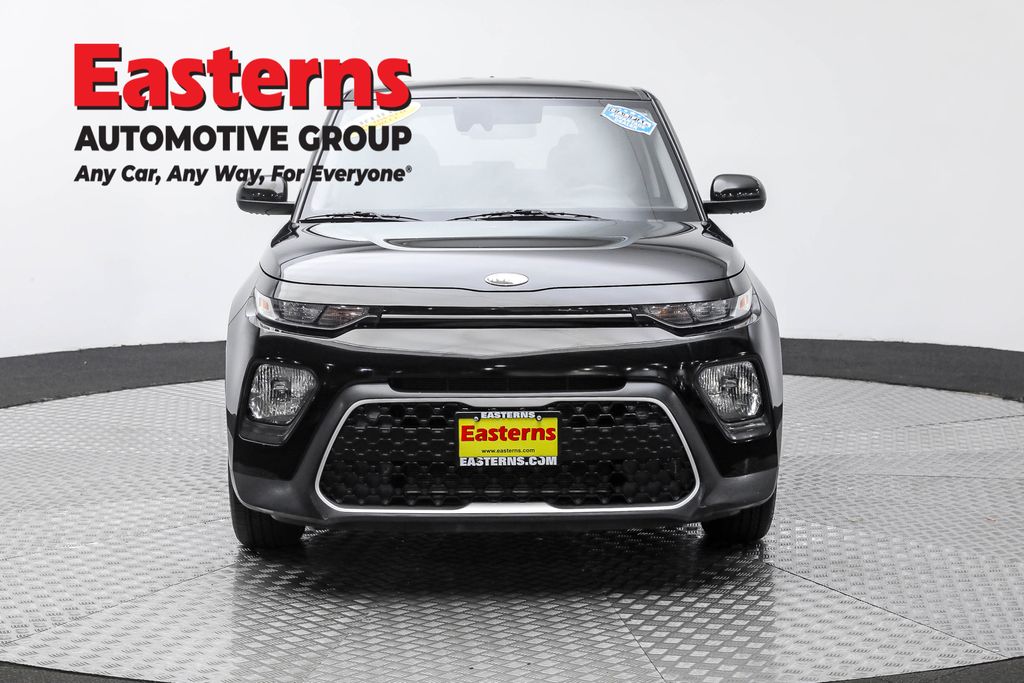 Vehicle image 9 of 63
