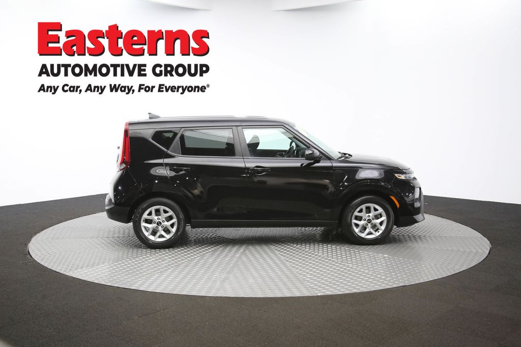 Vehicle image 17 of 63