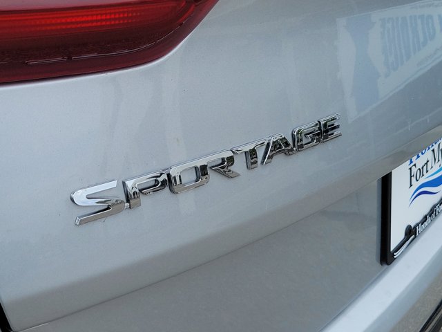 Vehicle image 13 of 31