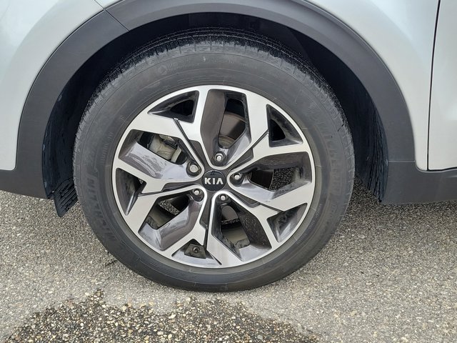 Vehicle image 10 of 31
