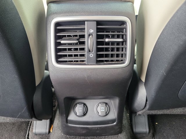 Vehicle image 21 of 31
