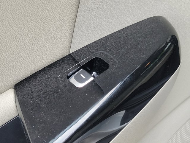 Vehicle image 20 of 31