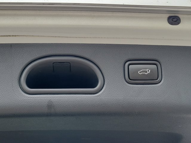 Vehicle image 16 of 31